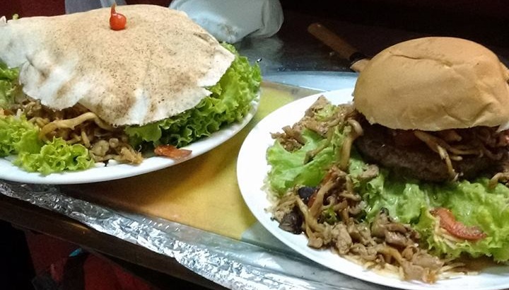 Hambúrguer vegano do Boteco Ouzar: opções veganas na noite gay e LGBT de São Paulo