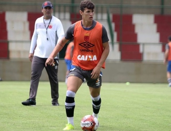 12 fotos do jogador gato Mateus Vital, do Corinthians