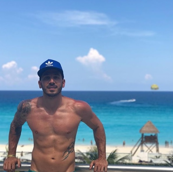 12 fotos do gostosão e sarado Gustavo Soares, oftalmo gato do BBB19