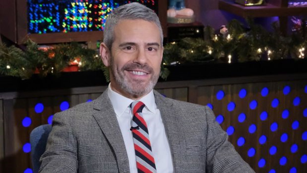 20 grisalhos famosos e gatos: Andy Cohen