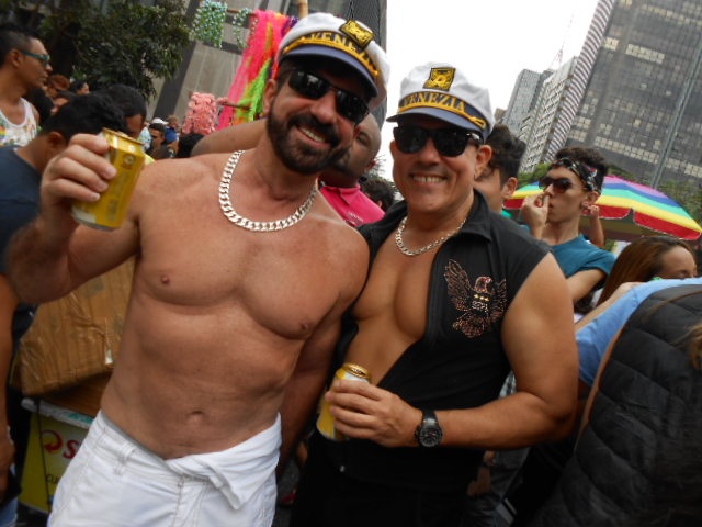 20ª Parada do Orgulho LGBT de São Paulo: confira imagens de homens gostosos e gatos que passaram pela Avenida Paulista