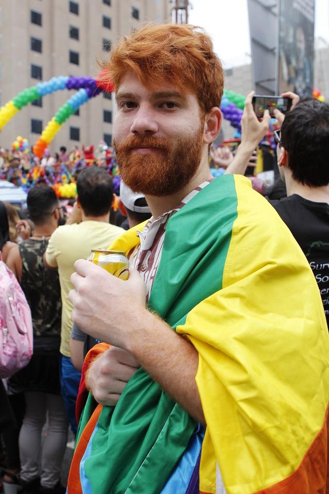 20ª Parada do Orgulho LGBT de São Paulo: veja imagens de gatos e gostosos que passaram pela Paulista