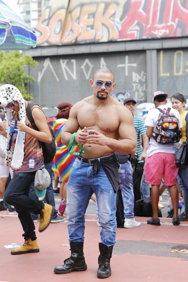 20ª Parada do Orgulho LGBT de São Paulo: confira imagens de homens gostosos e gatos que passaram pela Avenida Paulista