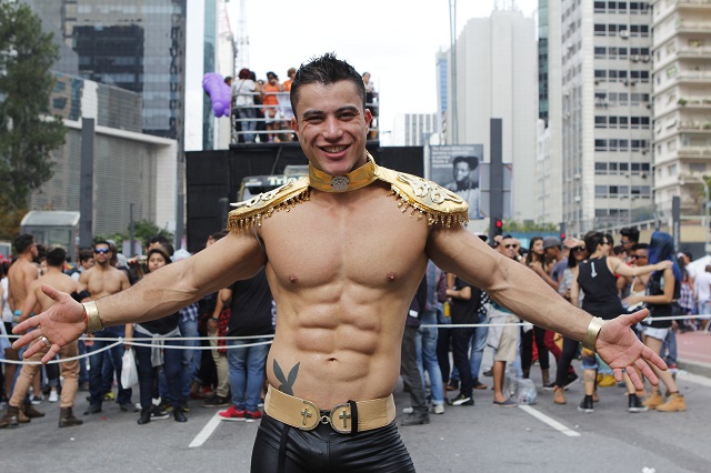 20ª Parada do Orgulho LGBT de São Paulo: confira imagens de homens gostosos e gatos que passaram pela Avenida Paulista