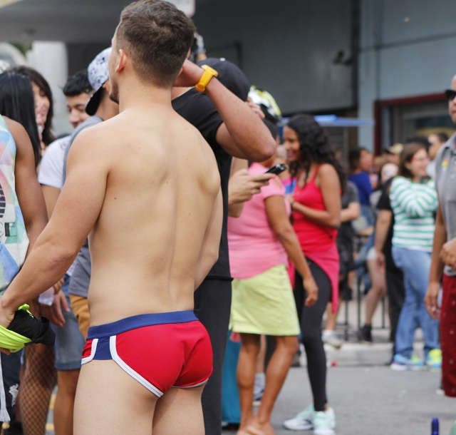 20ª Parada do Orgulho LGBT de São Paulo: confira imagens de homens gostosos e gatos que passaram pela Avenida Paulista