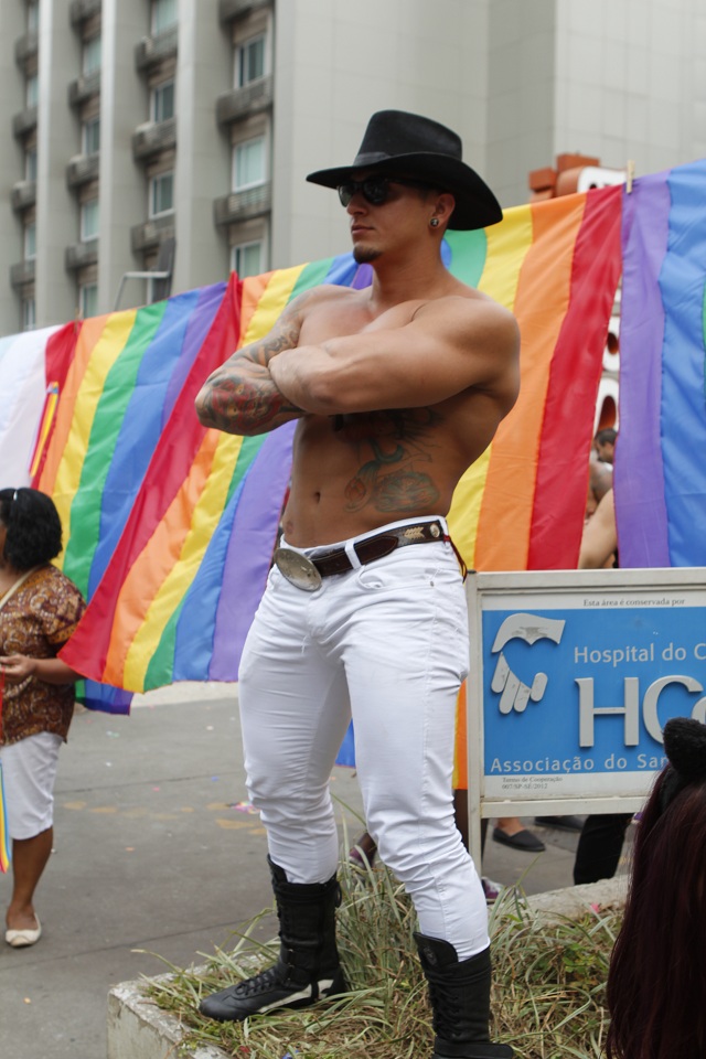 20ª Parada do Orgulho LGBT de São Paulo: confira imagens de homens gostosos e gatos que passaram pela Avenida Paulista