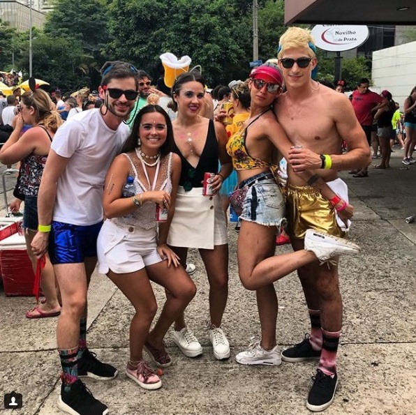 20 imagens do carnaval LGBT na 23 de Maio: Domingo Ela Não Vai, Vou de Táxi, Chá Rouge e Desmanche