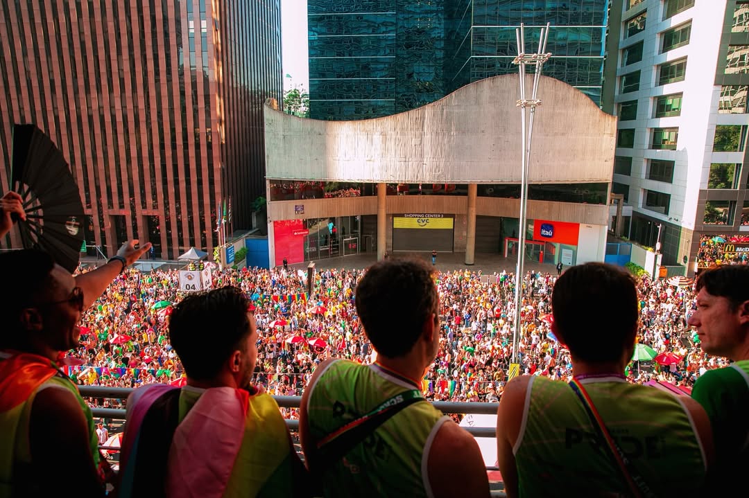 Camarote gay na parada LGBT de São Paulo