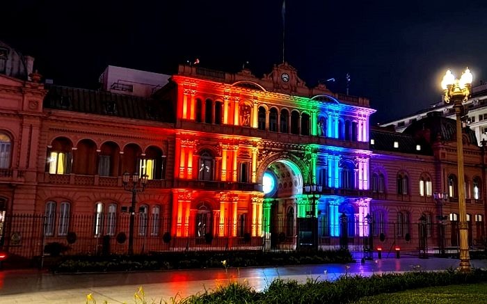 casa rosada lgbt arco-íris 