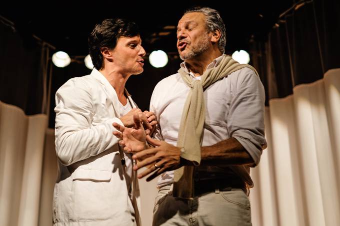 Darson Ribeiro e Ken Kadow na peça Amor de UTI
