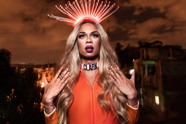 Lia Clark faz show no novo bar gay dos Jardins, o Glass Bar