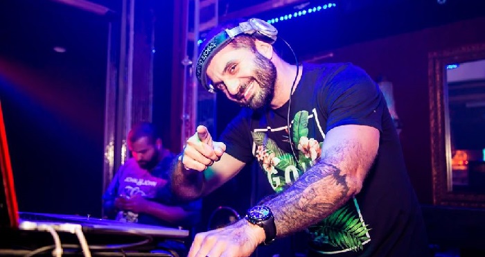 Man Expression: DJ Alberto Ponzo toca em festa com foco em lobos gays