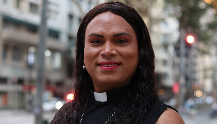 Travesti e reverenda Alexya Salvador é candidata a vereadora pelo Psol em São Paulo