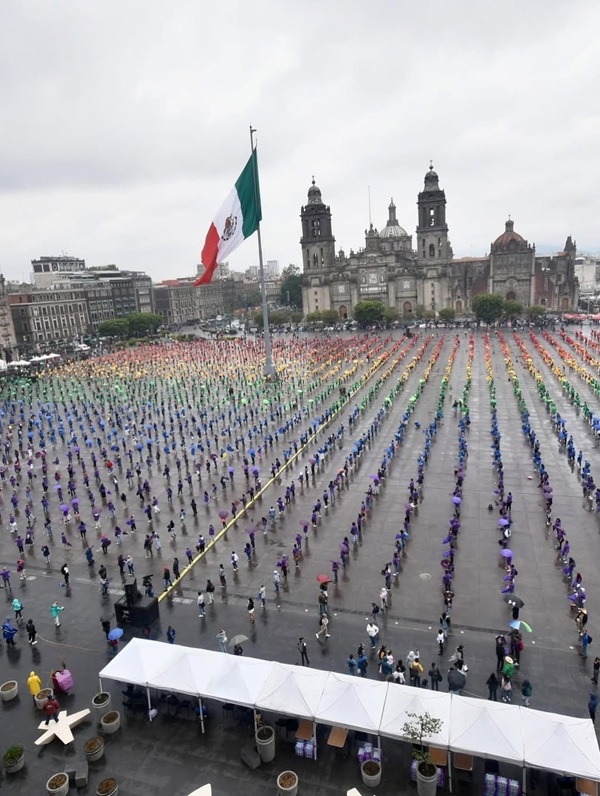 Bandeira LGBT humana na Cidade do México