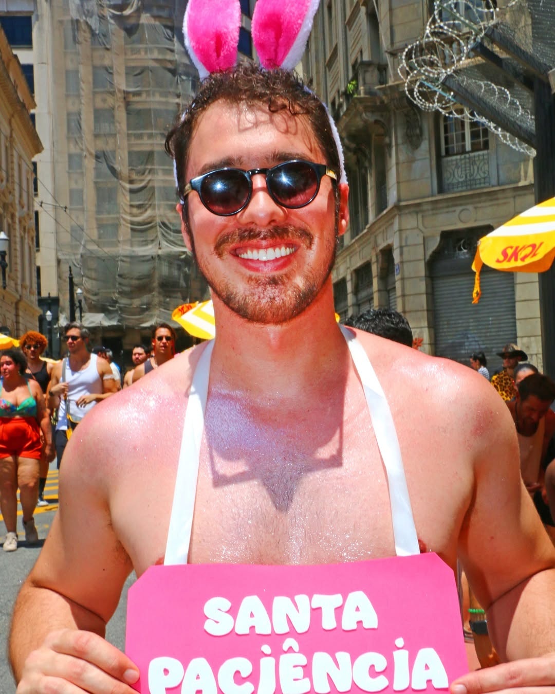 Coletivo Bixa Pare sai com bloco gay no carnaval de São Paulo