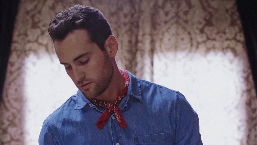 Cameron Hawthorn: cantor gay se assume ao lançar videoclipe