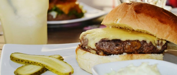 Castro Burger é eleito melhor restaurante LGBT de São Paulo pelos leitores do Guia Gay São Paulo em 2018