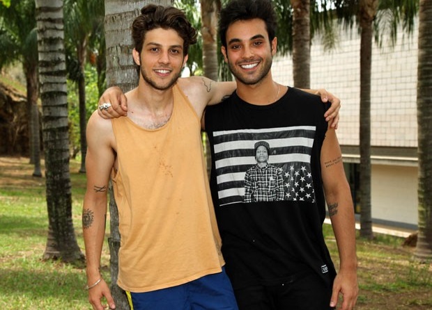 Chay Suede e Filipe Ribeiro em Babilônia