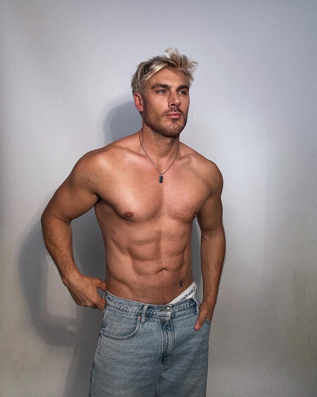 Chris Appleton: cabeleireiro gay e sarado