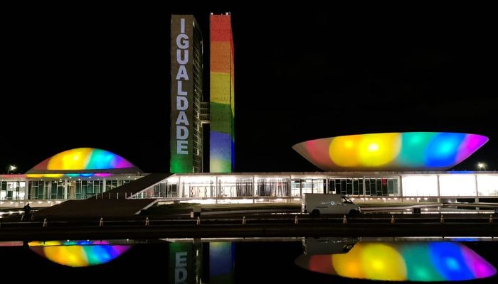 congresso nacional lgbt iluminação arco-íris