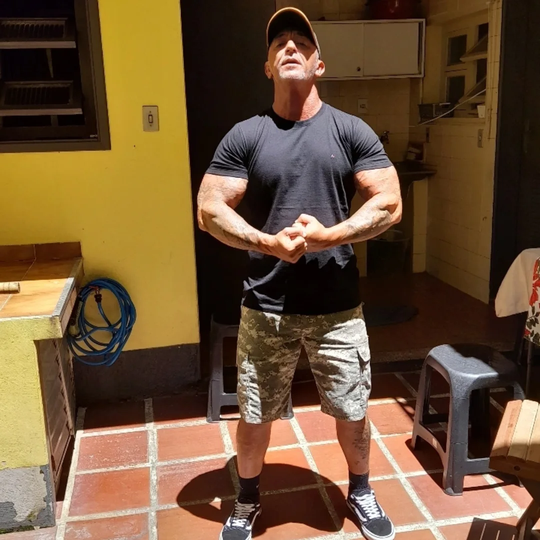 Cristian Cravinhos diz que fará vídeo de calcinha
