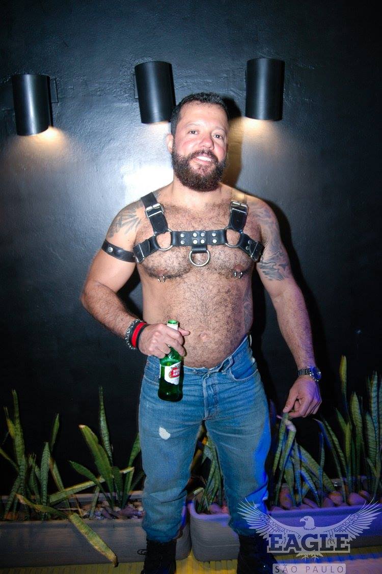 Eagle São Paulo: famoso bar gay e cruising reúne leathers, fetichistas, bears (ursos) e todas as tribos