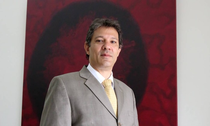 Decreto de Fernando Haddad muda regra para nome social de transexuais e travestis