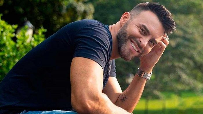 Cantor e modelo venezuelano Francisco León se assume gay