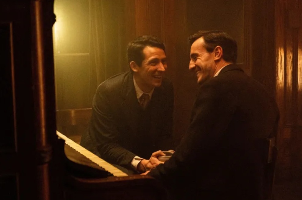 Cenas de sexo gay entre Paul Mescal e Josh O'Connor em filme