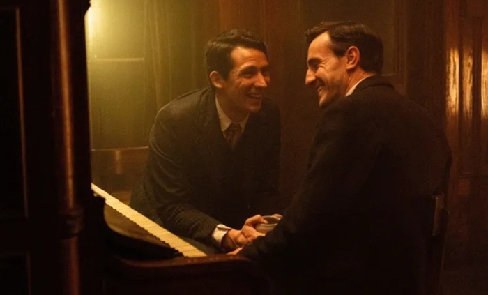 Paul Mescal e Josh O'Connor no filme gay A História do Som
