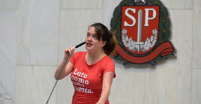 Deputada bissexual por São Paulo, Isa Penna (Psol) é absolvida em denúncia na Alesp
