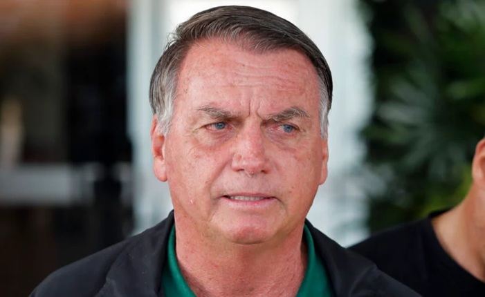 Sex club gay comemora condenação de Bolsonaro