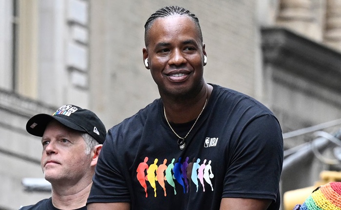 Jason Collins trata tumor no cérebro