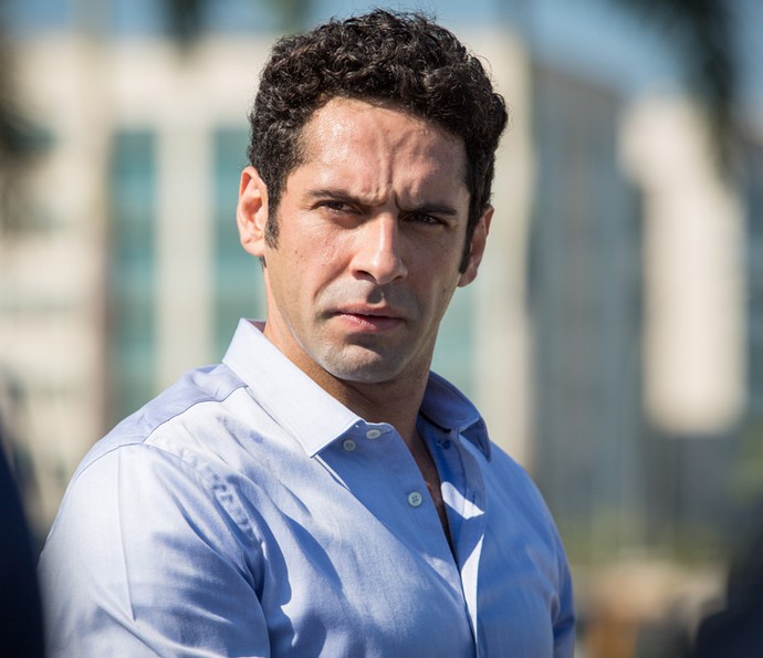 12 atores gatos do elenco de Haja Coração: João Baldasserini