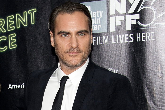 Joaquin Phoenix, atores gatos famosos de Escorpião