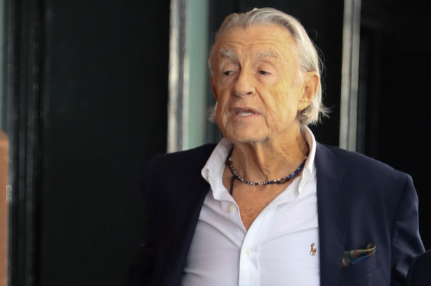 Morre aos 80 anos o diretor gay Joel Schumacher