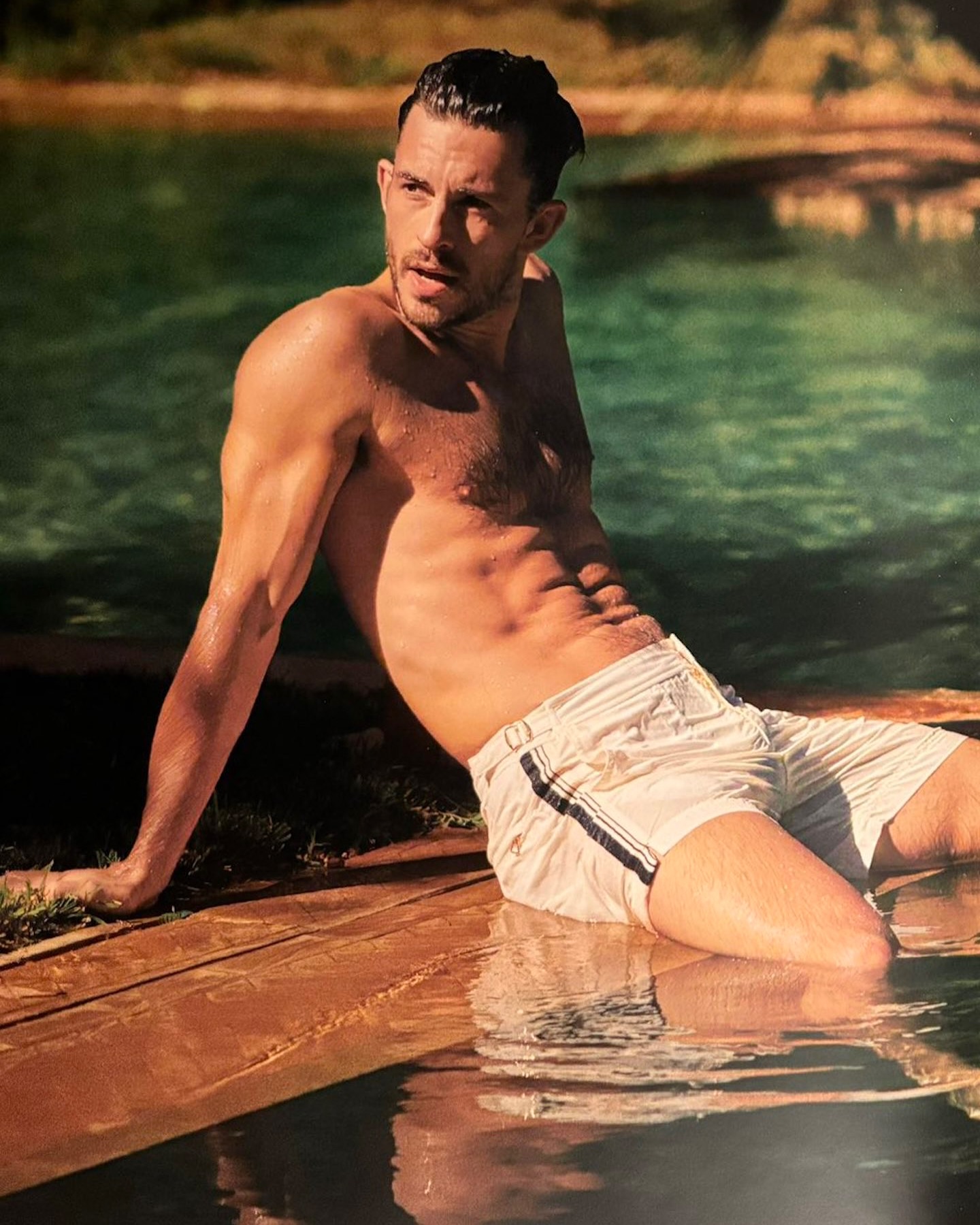 Jonathan Bailey é primeiro gay a ser eleito homem mais sexy do mundo