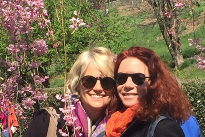 Leilane Neubarth publica foto ao lado da esposa, Isabela Bellenzani, diretora da Globo