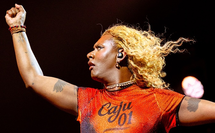 Liniker fará turnê em estádios