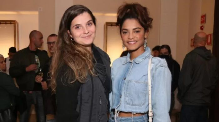 Lucy Alves e Victoria Zanetti estão namorando