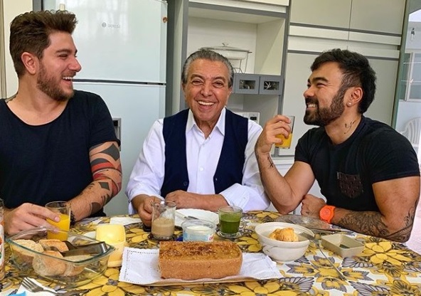 Criador da Turma da Mônica, Mauricio de Sousa publica foto junto ao filho gay