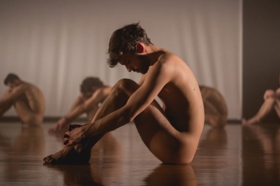 Peça gay Meninos Também Amam. Foto: Leonardo Miera
