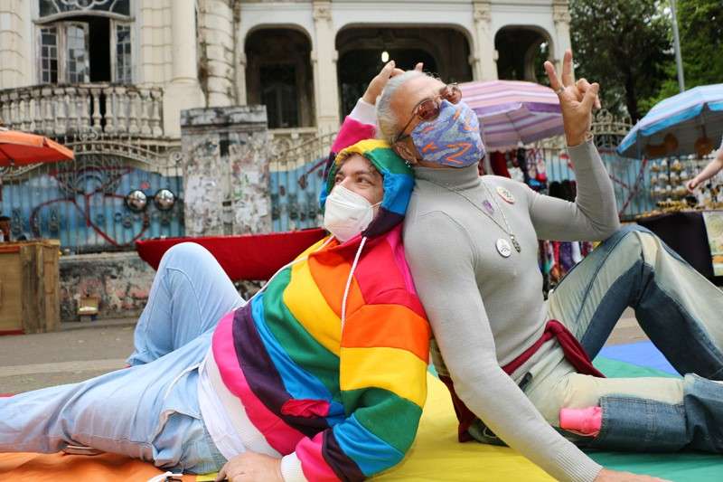 Gays e lésbicas protestam na Paulista