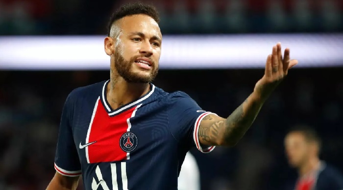 Neymar teria dito insultos homofóbicos no campo