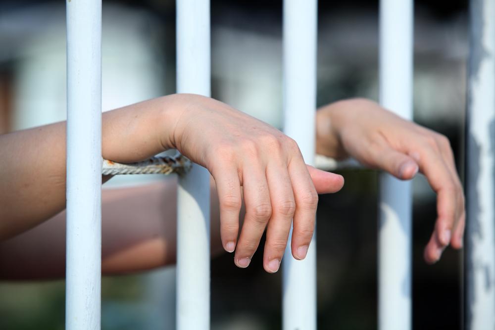 Transexual é estuprada 2 mil vezes na prisão na Austrália