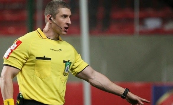 Juiz fortão gostoso Anderson Daronco é eleito melhor do ano do Campeonato Brasileiro