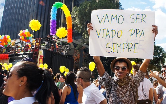 parada lgbt financiamento