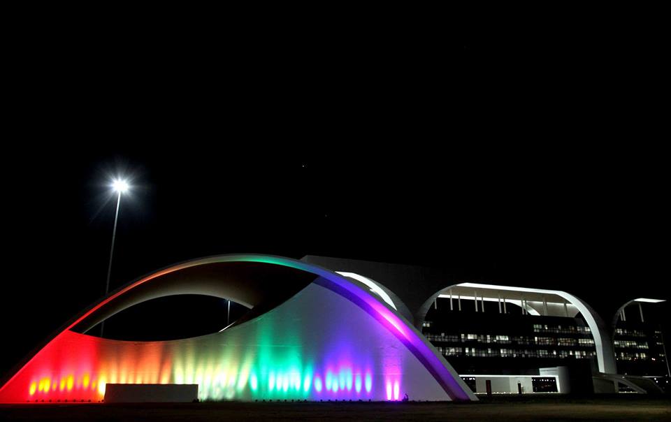 cidade administrativa minas gerais lgbt arco-íris