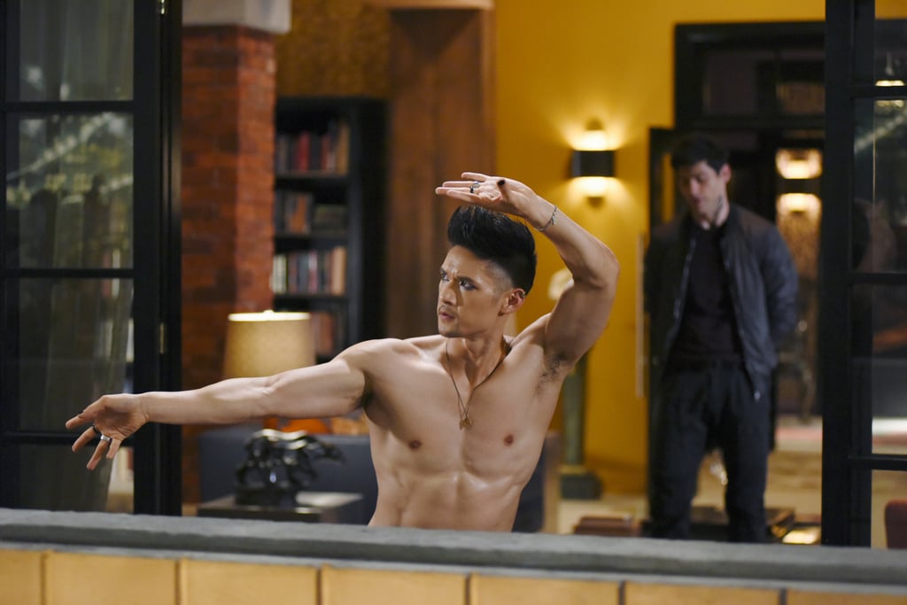 Harry Shum Jr. vive romance gay na série Shadowhunters