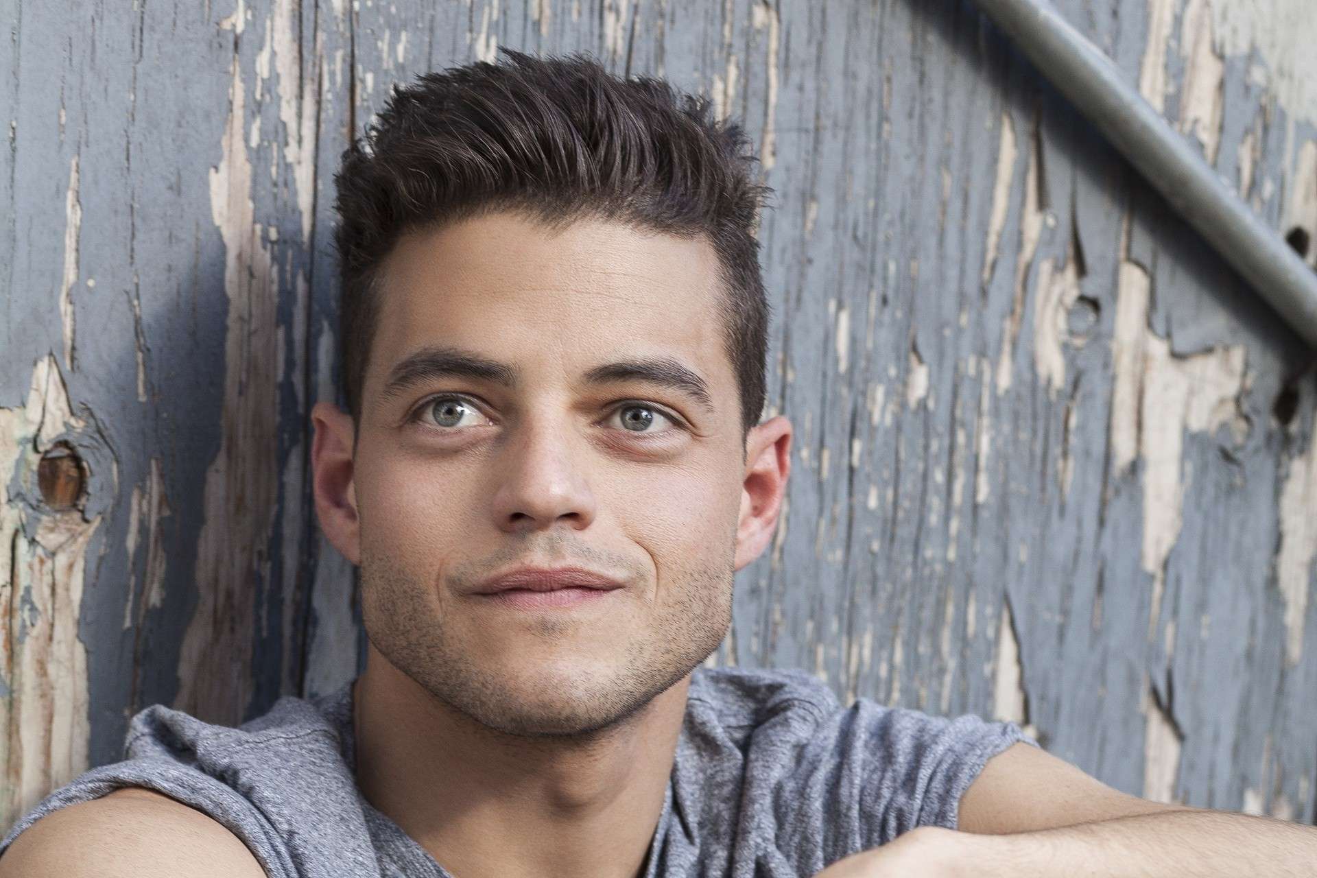 Rami Malek, de Mr. Robot, deve viver Freddie Mercury em filme sobre o Queen